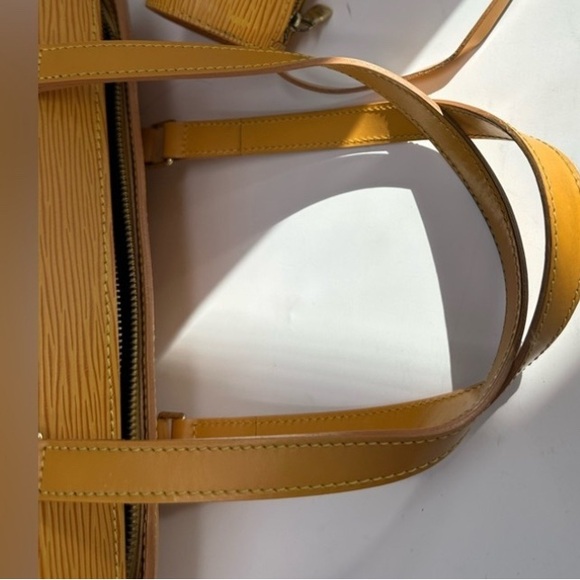 Louis Vuitton Soufflot Épi leather bag pouch GUC Yellow - Picture 6 of 9